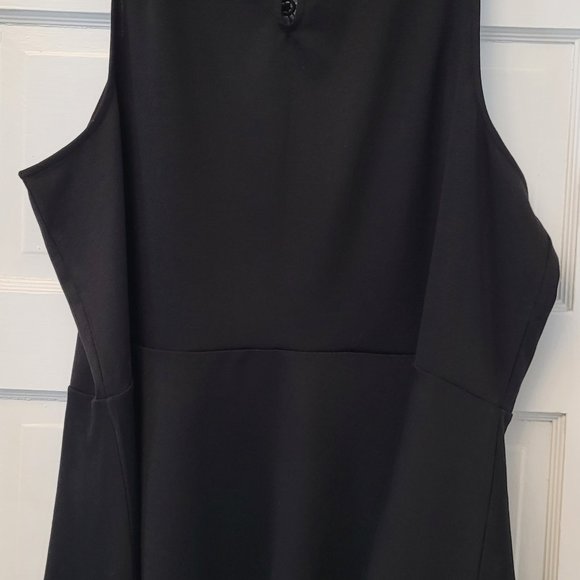 MXM 4X Peplum Top with Crochet Detailing NWT - Picture 5 of 9